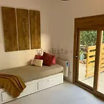 Casa de Férias Stylish & Idyllic With Private Garden 5 Min Walking From South In Gava Mar *